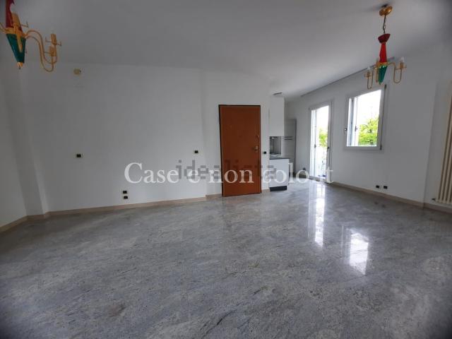 Appartamento in vendita di 95 m² in Via Martiri della Libertà, 57