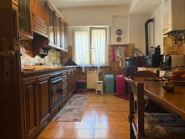 Appartamento in vendita di 95 m² in Via Martiri di Via Fani