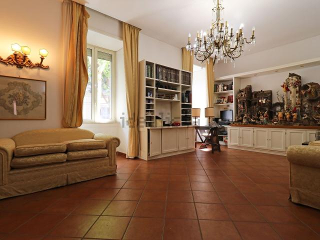 Appartamento in vendita di 95 m² in Via Massimo Stanzione