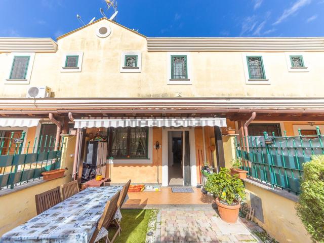 Appartamento in vendita di 95 m² in Via Matelica, 129