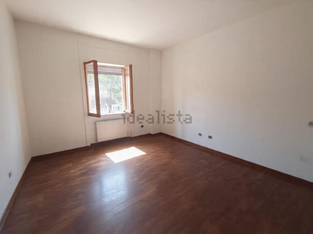 Appartamento in vendita di 95 m² in Via Medaglie D&apos Oro, 10