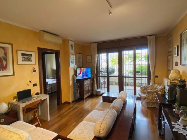Appartamento in vendita di 95 m² in Via Mirabello