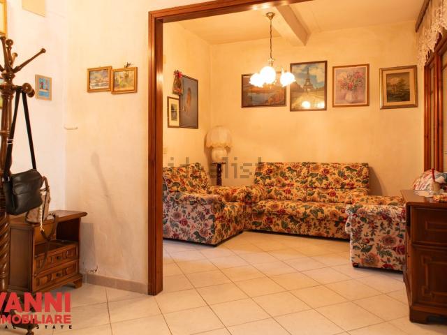 Appartamento in vendita di 95 m² in Via Montanara