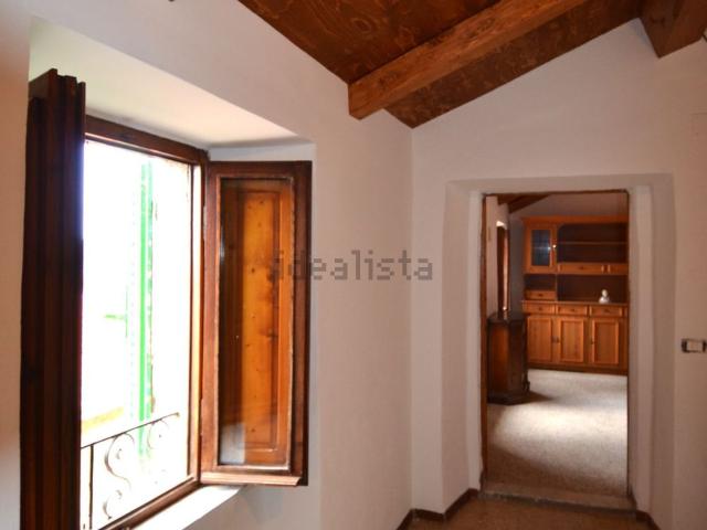 Appartamento in vendita di 95 m² in Via Montanara, 9