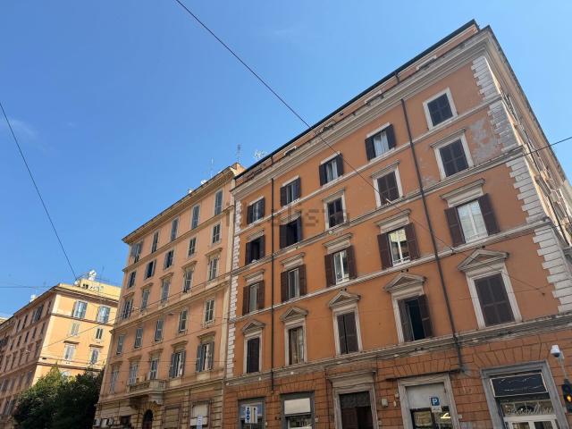 Appartamento in vendita di 95 m² in Via Napoleone III