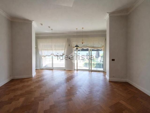 Appartamento in vendita di 95 m² in Via Nicola Vaccaro, 21