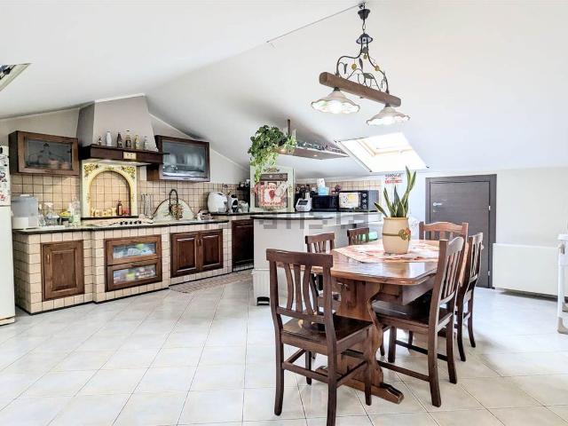 Appartamento in vendita di 125 m² in Via Nizzeti