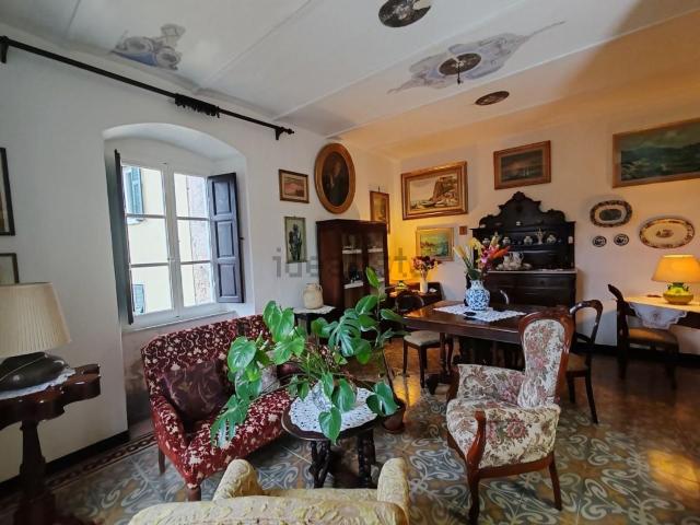 Appartamento in vendita di 95 m² in Via Nuova di Bergiola