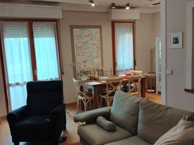 Appartamento in vendita di 95 m² in Via Palmiro Togliatti, 10