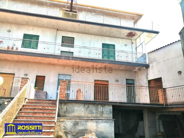 Appartamento in vendita di 95 m² in Via Paternò