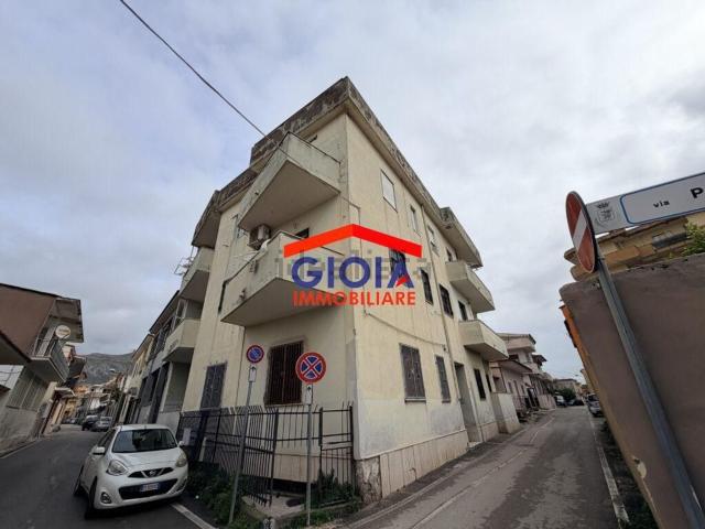 Appartamento in vendita di 95 m² in Via Pesaro, 32