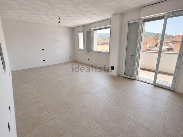 Appartamento in vendita di 95 m² in Via Petrarca