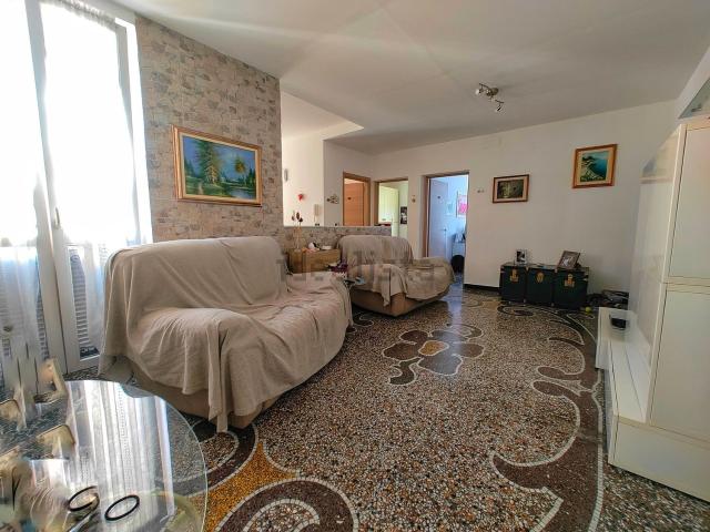 Appartamento in vendita di 95 m² in Via Piacenza, 28