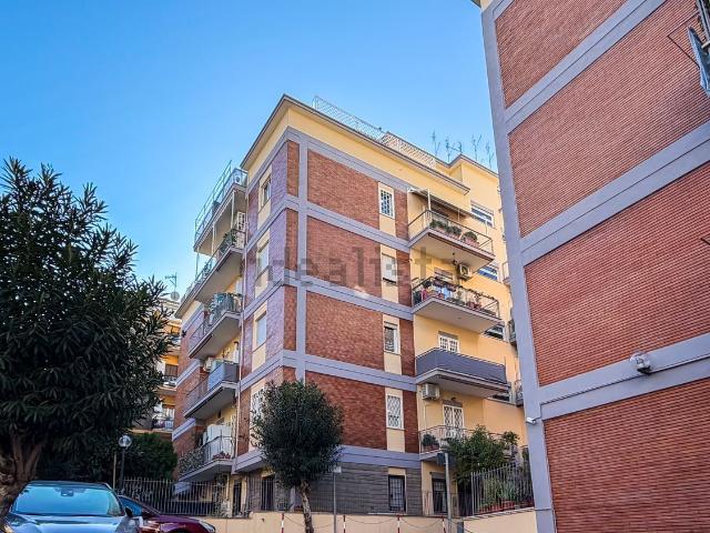 Appartamento in vendita di 95 m² in Via Portuense
