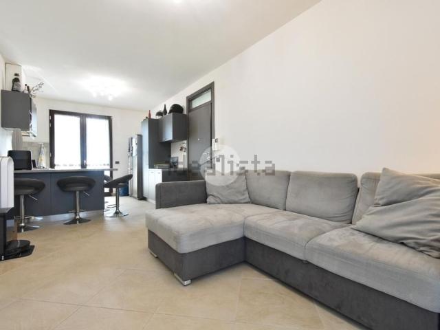 Appartamento in vendita di 95 m² in Via Provinciale le Uso