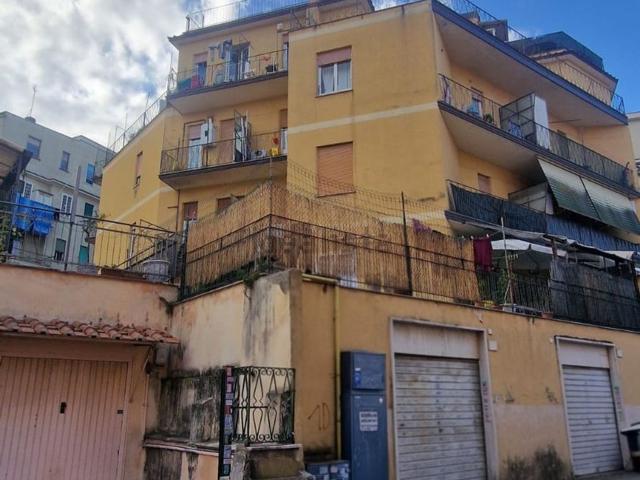 Appartamento in vendita di 95 m² in Via Prospero Santacroce, 154