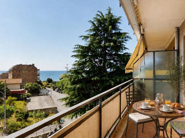 Appartamento in vendita di 95 m² in Via R. Negri, 39