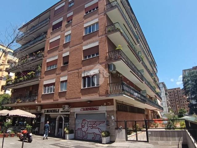 Appartamento in vendita di 95 m² in Via Renzo da Ceri, 51