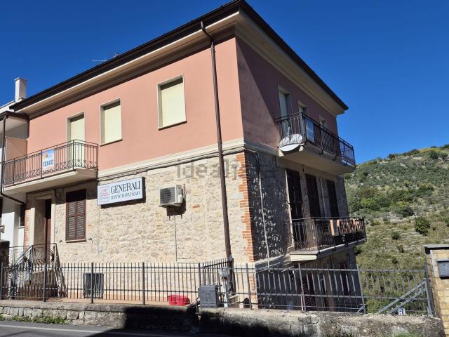 Appartamento in vendita di 95 m² in Via Roma