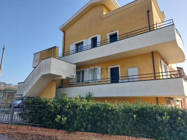 Appartamento in vendita di 95 m² in Via Romagna