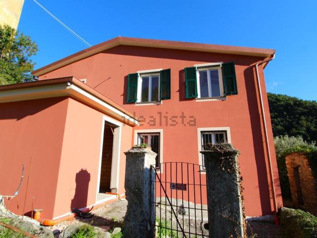 Appartamento in vendita di 95 m² in Via Rosaiolo