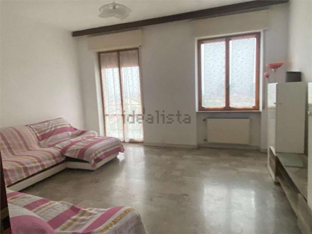 Appartamento in vendita di 95 m² in Via Scotti da Vigoleno