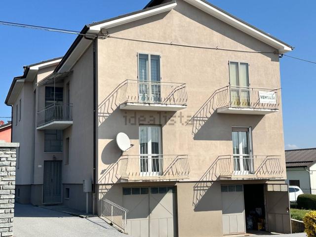 Appartamento in vendita di 95 m² in Via Sant&apos Anna, 52
