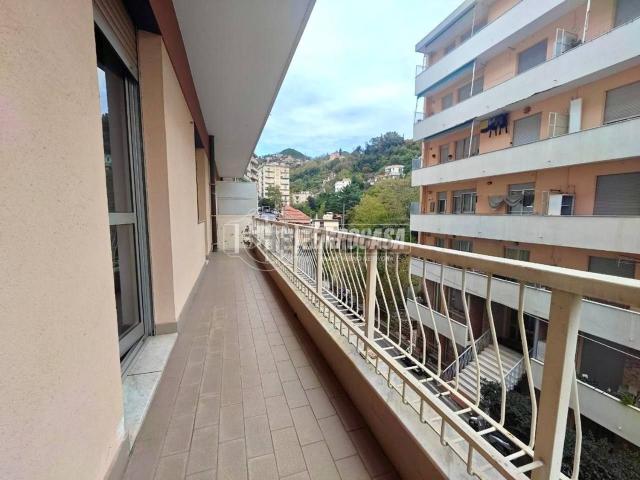 Appartamento in vendita di 95 m² in Via Sant&apos Alberto, 20