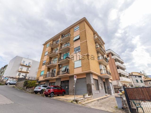 Appartamento in vendita di 95 m² in Via Santa Rosella, 3