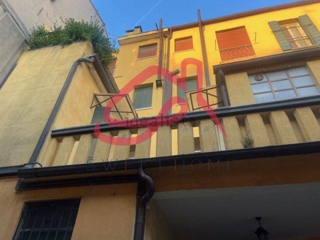 Appartamento in vendita di 95 m² in Via San Francesco
