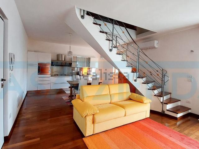 Appartamento in vendita di 95 m² in Via Sandro Pertini