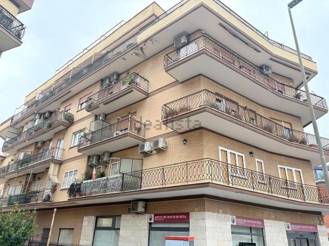 Appartamento in vendita di 95 m² in Via Sansepolcro