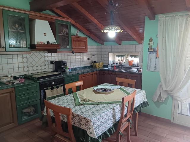 Appartamento in vendita di 95 m² in Via Salvo D&apos Acquisto