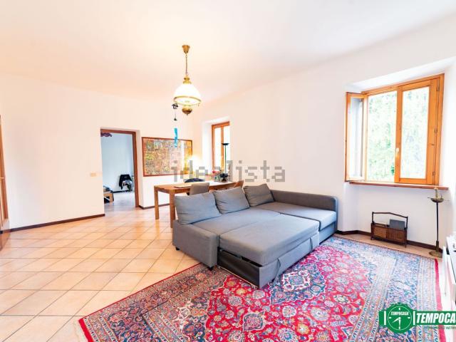 Appartamento in vendita di 95 m² in Via Sempione, 73