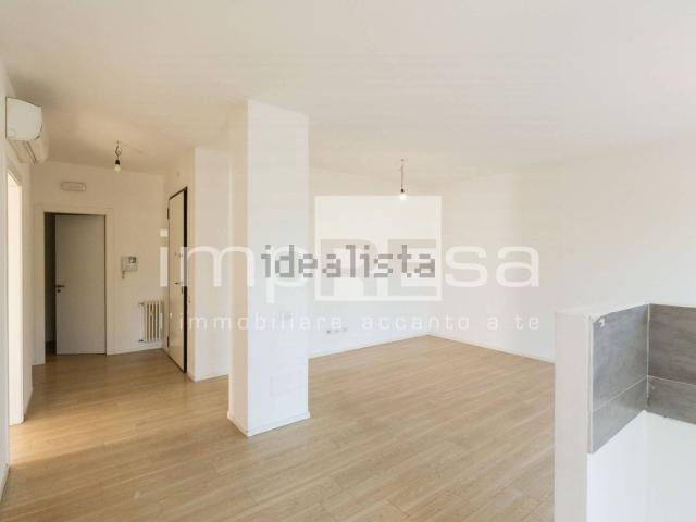 Appartamento in vendita di 95 m² in Viale Monte Grappa, 34