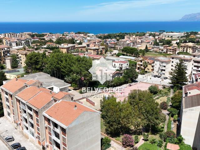 Appartamento in vendita di 95 m² in Viale Aldo Moro, 29