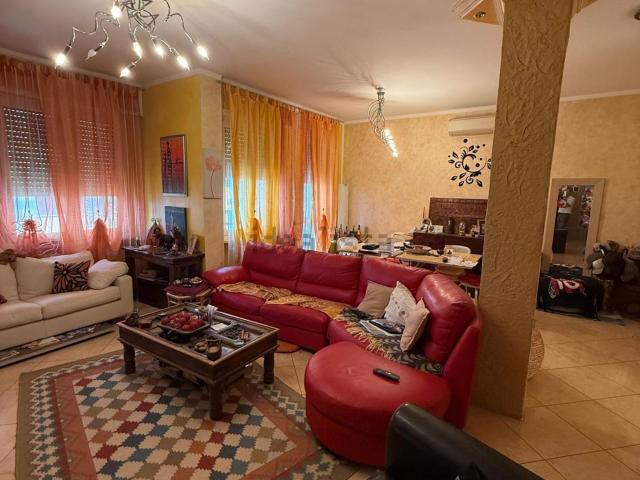 Appartamento in vendita di 95 m² in Viale Brigata Ravenna, 3