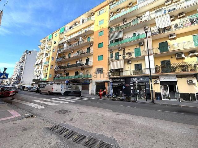 Appartamento in vendita di 95 m² in Viale Cavalleggeri D&apos Aosta