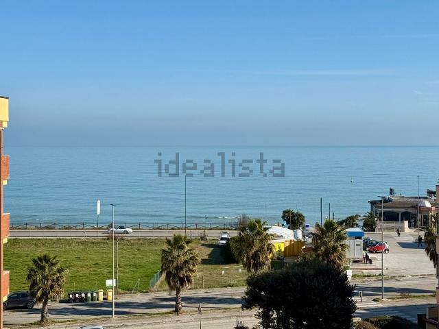 Appartamento in vendita di 95 m² in Viale Cristoforo Colombo, 51