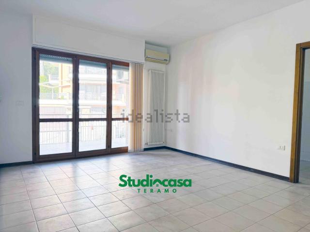 Appartamento in vendita di 95 m² in Viale della Resistenza, 5
