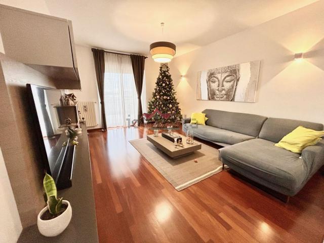 Appartamento in vendita di 95 m² in Viale Europa, 51