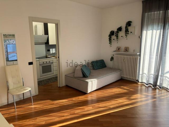 Appartamento in vendita di 95 m² in Viale Padre G. B. Aguggiari, 64