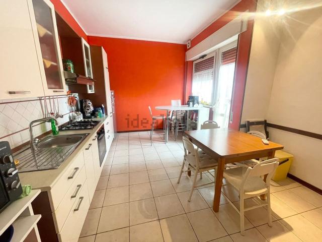 Appartamento in vendita di 95 m² in Viale Raffaele Paolucci, 8