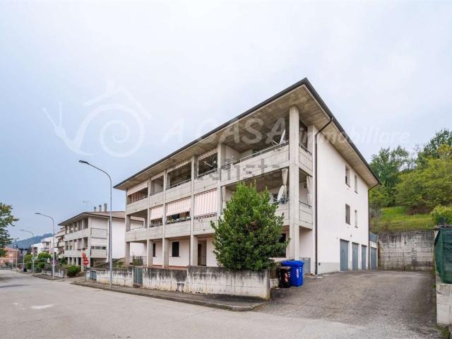 Appartamento in vendita di 95 m² in Via Mattarella, 11