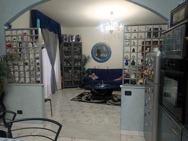 Appartamento in vendita di 96 m² in Piazza Pietro Nenni, 1
