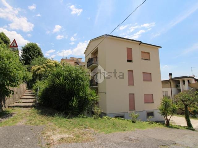 Appartamento in vendita di 96 m² in Via 12 Ottobre, 73