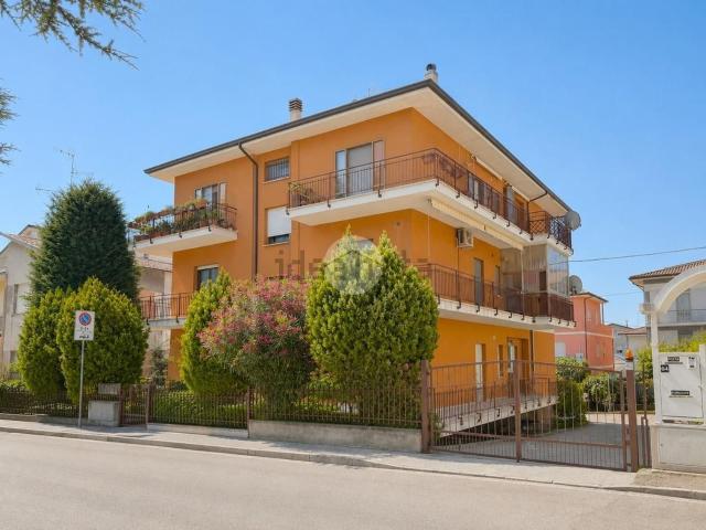 Appartamento in vendita di 96 m² in Via Ugo Foscolo, 60