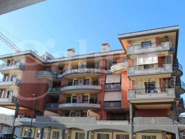Appartamento in vendita di 96 m² in Via Vanzina, 8