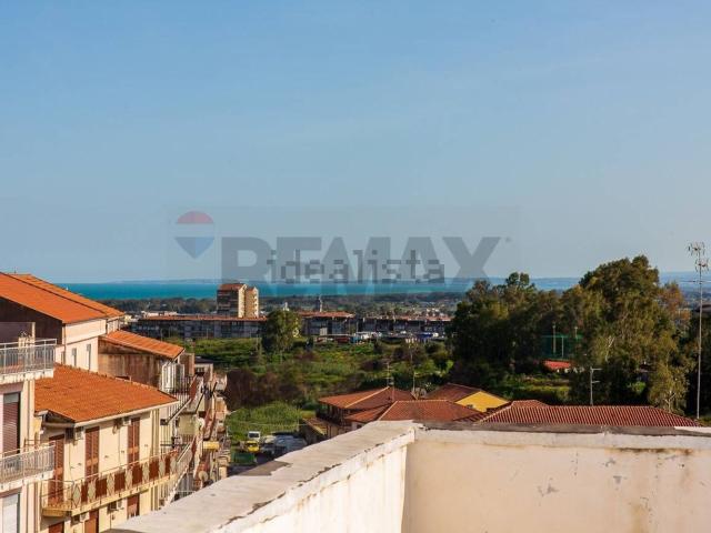 Appartamento in vendita di 96 m² in Via Vincenzo Zaccà, 64