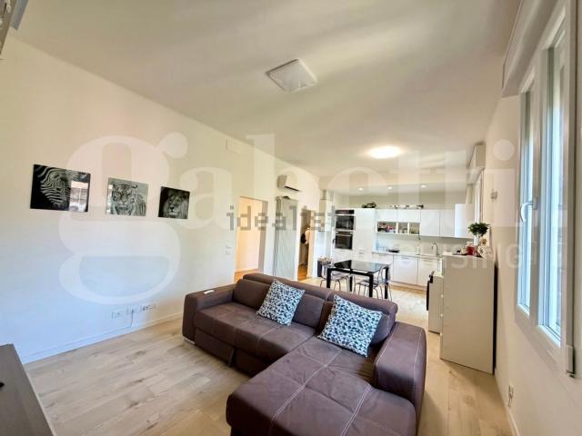 Appartamento in vendita di 96 m² in Via Adolfo Albertazzi, 16